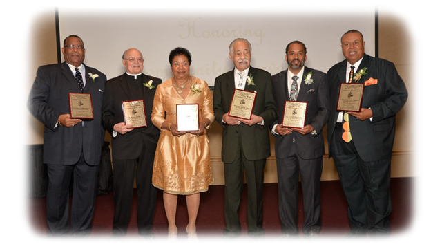 Group-photo-of-communicty-Servants